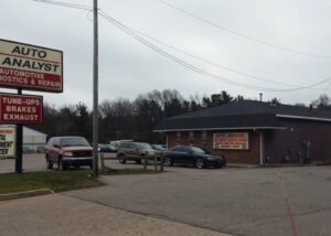 auto analyst building and sign